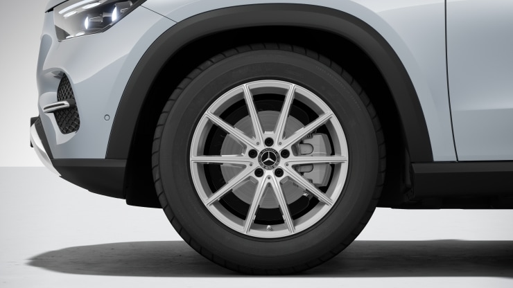 48&comma;3 cm &lpar;19"&rpar; Leichtmetallr&auml;der im 10-Speichen-Design Bild 1