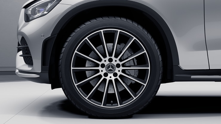 50,8 cm (20") AMG Leichtmetallräder im Vielspeichen-Design Bild 1