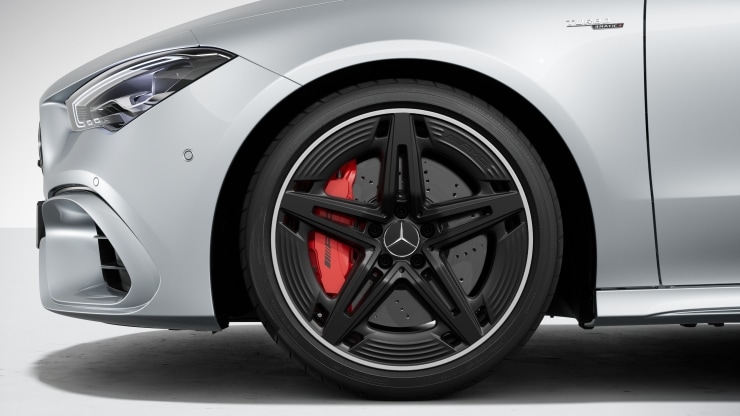 48,3 cm (19") AMG Leichtmetallräder im 5-Doppelspeichen-Design Bild 1