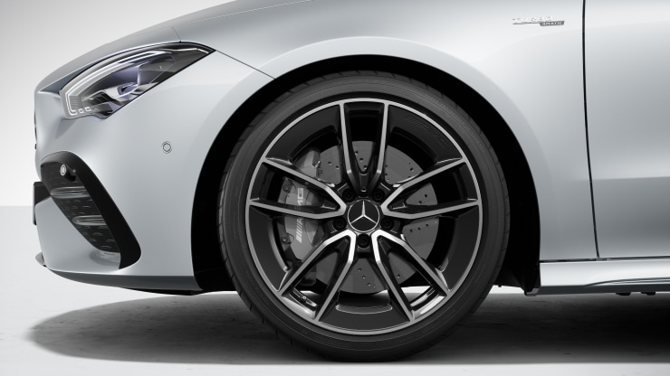 48,3 cm (19") AMG Leichtmetallräder im 5-Doppelspeichen-Design Bild 1