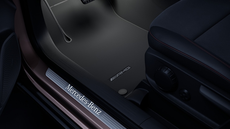 Einstiegsleisten mit "Mercedes-Benz" Schriftzug&comma; beleuchtet und mit Wechselcover Bild 1