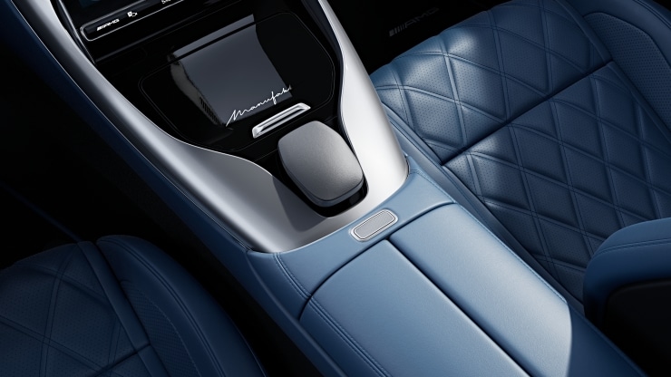 MANUFAKTUR Schriftzug Chrom-Optik gl&auml;nzend in Mittelkonsole vorn 1