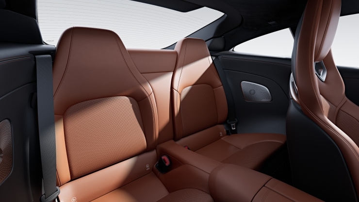 Fondsitze mit umklappbaren Sitzlehnen Bild 1