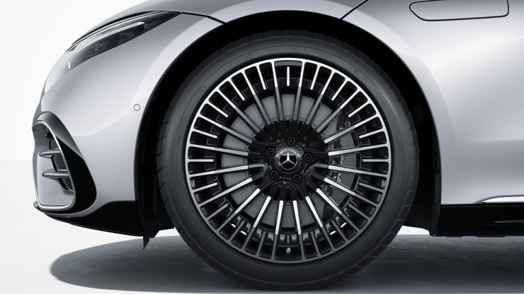 Obr&eogon;cze k&oacute;&lstrok; AMG ze stop&oacute;w metali lekkich&comma; 21&rdquo; Zdj&eogon;cie 1