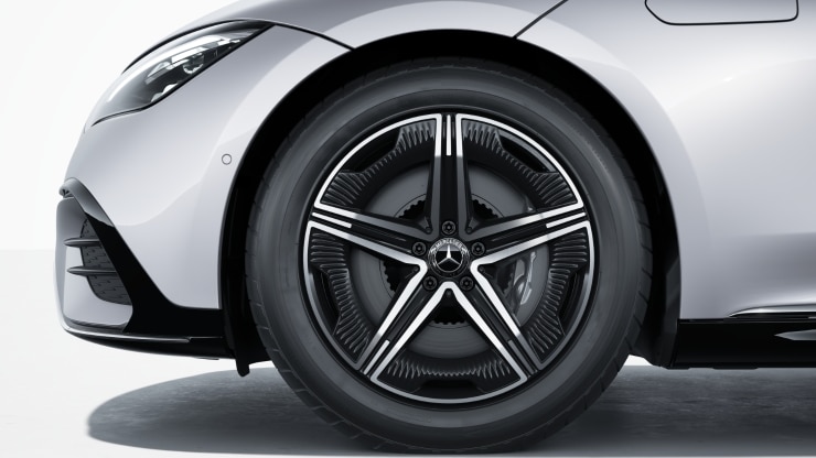 48,3 cm (19") AMG Leichtmetallräder im 5-Doppelspeichen-Design 1