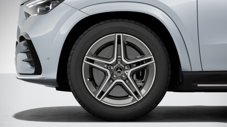 50,8 cm (20") AMG Leichtmetallräder im 5-Doppelspeichen-Design 1