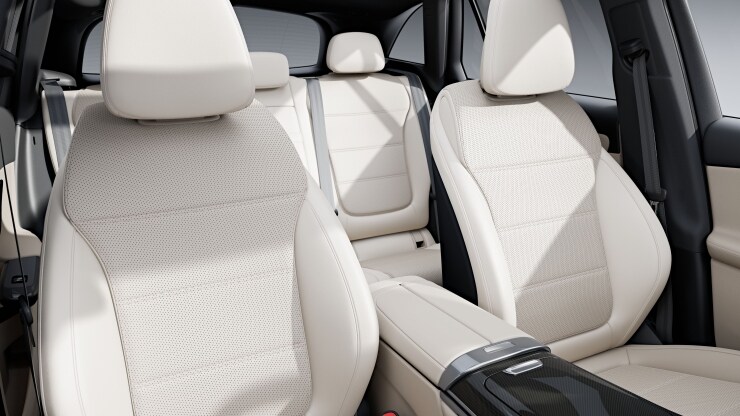 Multikontursitze f&uuml;r Fahrer und Beifahrer 3