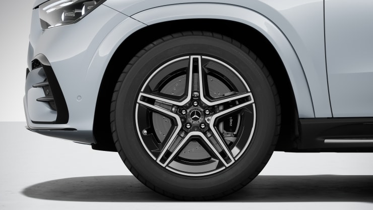 50&comma;8 cm &lpar;20"&rpar; AMG Leichtmetallr&auml;der im 5-Doppelspeichen-Design Bild 1