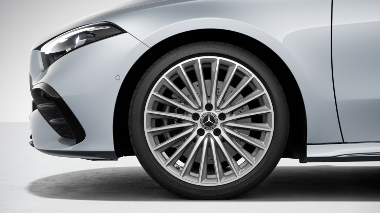 48&comma;3 cm &lpar;19&OpenCurlyDoubleQuote;&rpar; AMG Leichtmetallr&auml;der im Vielspeichen-Design Bild 1