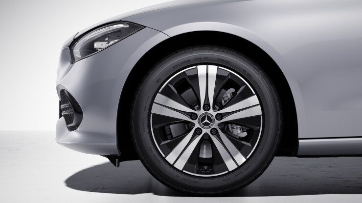 43,2 cm (17") Leichtmetallräder im 5-Speichen-Design 1