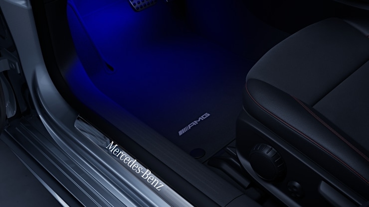 Einstiegsleisten mit "Mercedes-Benz" Schriftzug&comma; beleuchtet und mit Wechselcover Bild 1