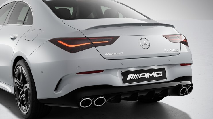 Serienausstattung Mercedes-AMG 4