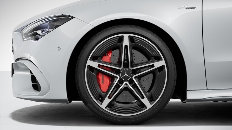 Serienausstattung Mercedes-AMG 5