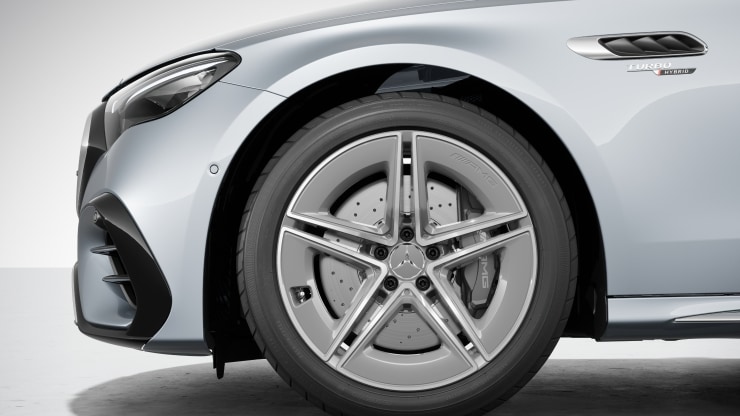 48,3 cm (19") AMG Leichtmetallräder im 5-Doppelspeichen-Design 1