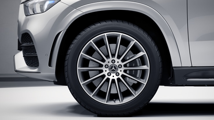 Llantas de aleaci&oacute;n AMG de 53&comma;3 cm &lpar;21"&rpar; en dise&ntilde;o multirradio Imagen 1