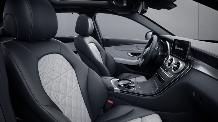 Instrumententafel und Bordkanten der T&uuml;ren in Ledernachbildung ARTICO Bild 1