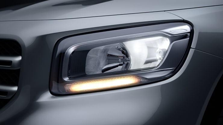 Halogen-Scheinwerfer mit integriertem LED-Tagfahrlicht 4