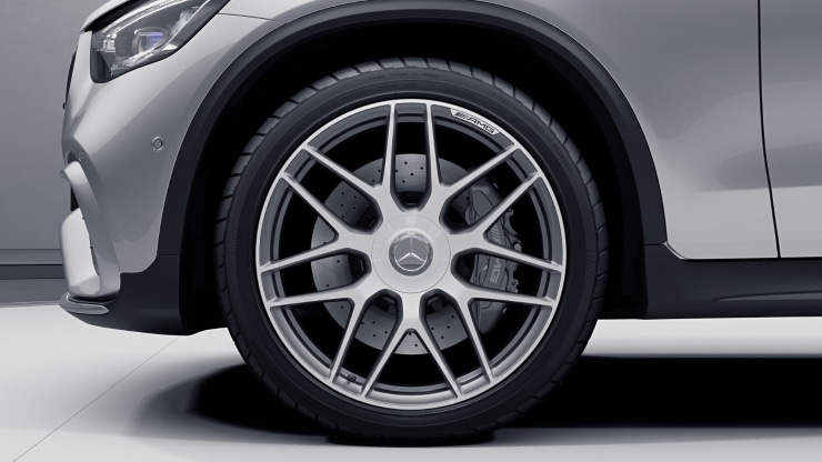 53&comma;3 cm &lpar;21"&rpar; AMG Schmieder&auml;der im Kreuzspeichen-Design Bild 1