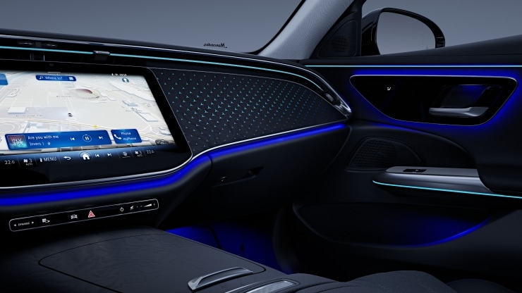 Zierelemente Holz Esche schwarz offenporig hinterleuchtet mit Mercedes-Benz Pattern 2