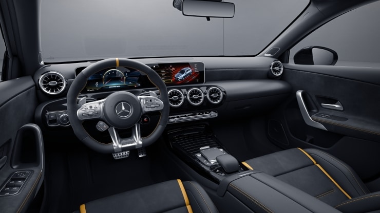 Serienausstattung Mercedes-AMG f&uuml;r Mercedes-AMG A 45 S 4MATIC&plus; 5