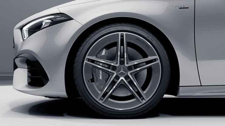 Serienausstattung Mercedes-AMG f&uuml;r Mercedes-AMG A 45 S 4MATIC&plus; 4