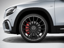 Mercedes-AMG GLB Red-painted brake callipers