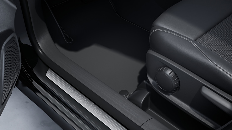 Einstiegsleisten mit "Mercedes-Benz"  Schriftzug Bild 1