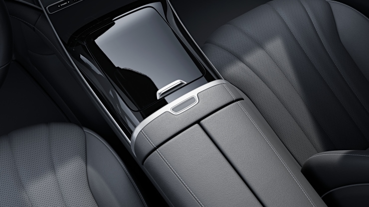 Consola central en negro de alto brillo 1