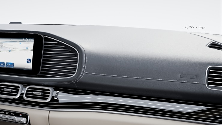 Secci&oacute;n superior del tablero de instrumentos en s&iacute;mil de cuero ARTICO 1