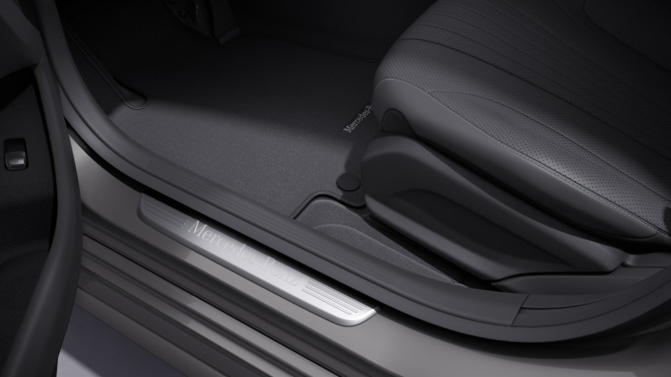 Einstiegsleisten mit "Mercedes-Benz" Schriftzug&comma; beleuchtet und mit Wechselcover Bild 1