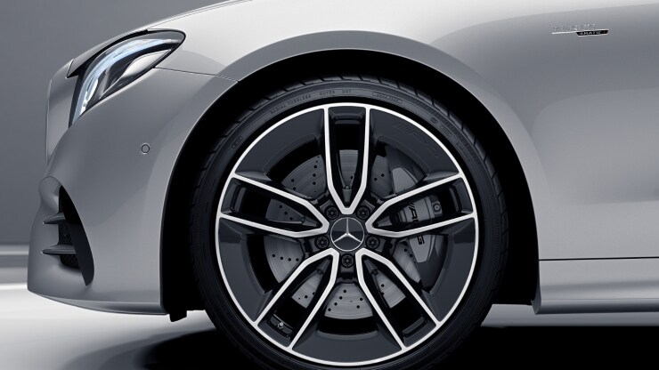 50,8 cm (20") AMG Leichtmetallräder im 5-Doppelspeichen-Design Bild 1