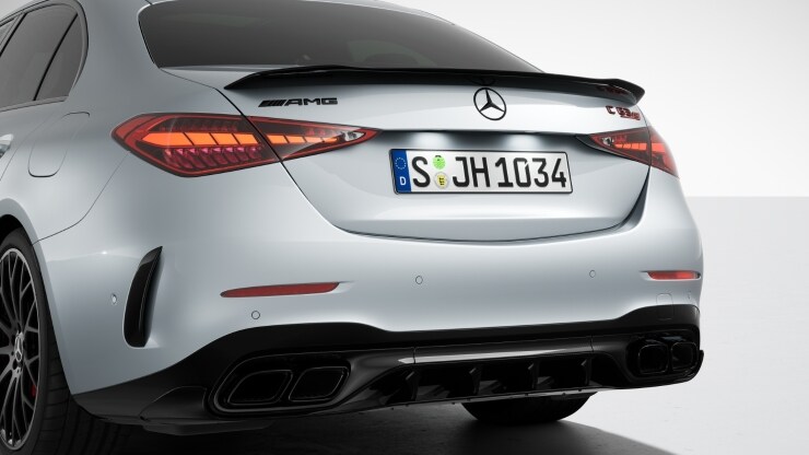 AMG Abrisskante in Hochglanzschwarz 1