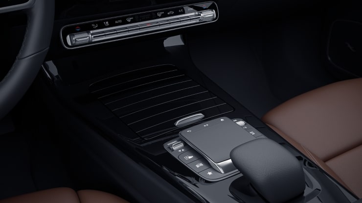 Ablagefach in Mittelkonsole mit Rollo Bild 1