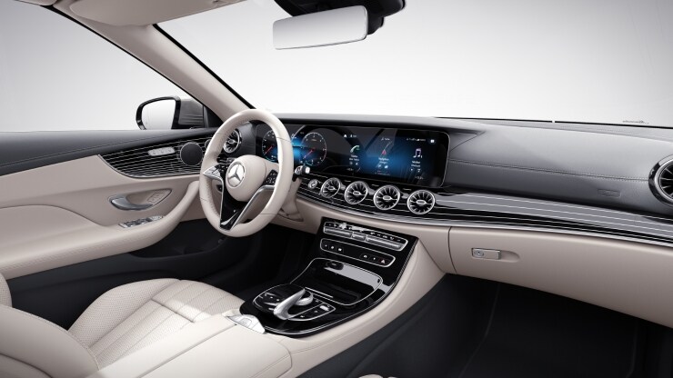 Instrumententafel und Bordkanten der T&uuml;ren in Ledernachbildung ARTICO Bild 1