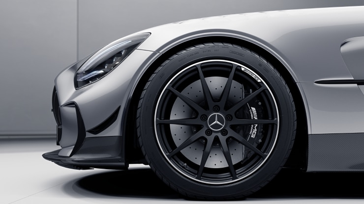 48&comma;3 cm &lpar;19"&rpar; &sol; 50&comma;8 cm &lpar;20"&rpar; AMG Schmieder&auml;der im 10-Speichen-Design Bild 1