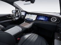 EQS SUV หน้าจอแสดงผลบริเวณคอนโซลกลางแบบ MBUX Hyperscreen