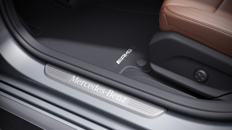 AMG Fu&szlig;matten mit &laquo;AMG&raquo; Schriftzug Bild 1