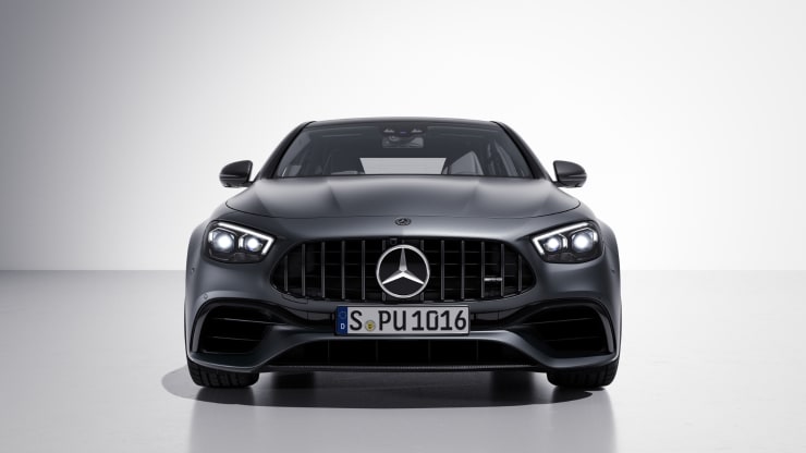 AMG spezifische K&uuml;hlerverkleidung&comma; abgedunkelt 2