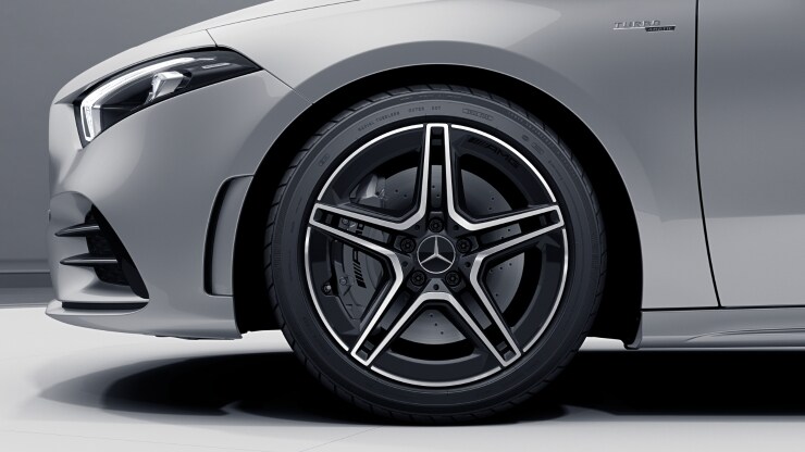 45&comma;7 cm &lpar;18"&rpar; AMG Leichtmetallr&auml;der im 5-Doppelspeichen-Design Bild 1