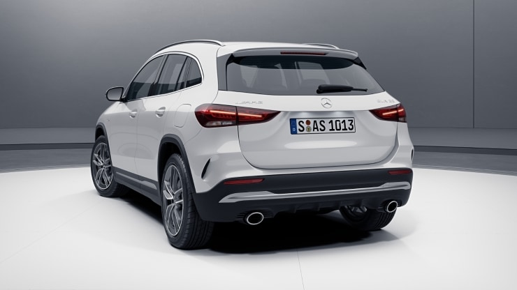 Dotation de s&eacute;rie pour Mecedes-AMG GLA 35 4MATIC 4