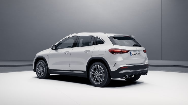 Dotation de s&eacute;rie pour Mecedes-AMG GLA 35 4MATIC 2