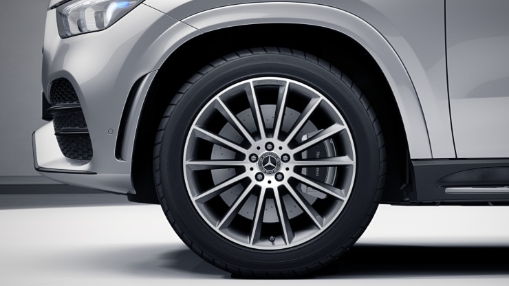 Sistema de frenos con discos de freno de mayores dimensiones en el eje delantero Imagen 1