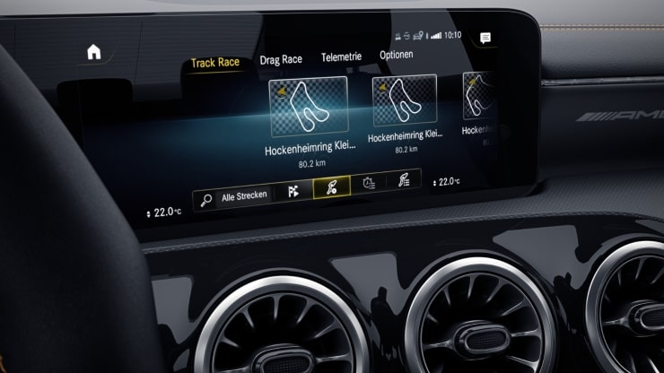 Digitales Extra&colon; AMG TRACK PACE 1