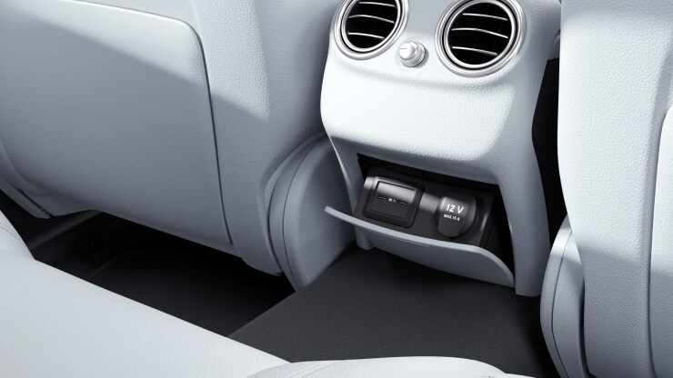 2 USB-Anschl&uuml;sse im Fond Bild 1