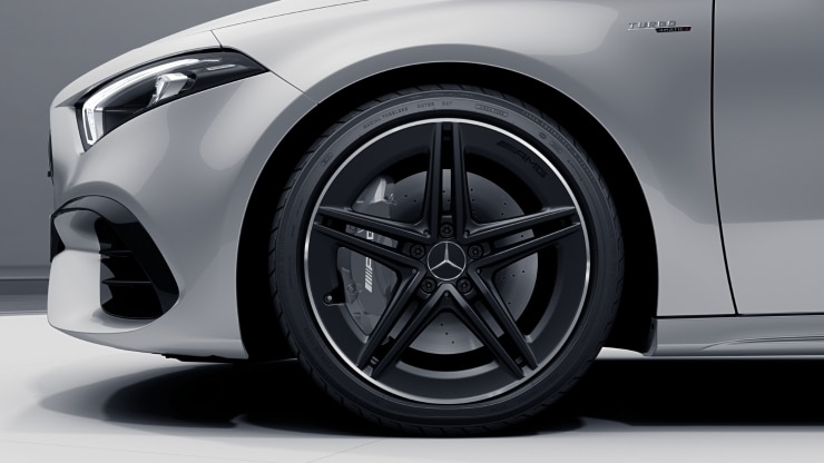 48,3 cm (19") AMG Leichtmetallräder im 5-Doppelspeichen-Design Bild 1