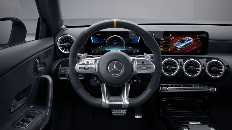 Serienausstattung Mercedes-AMG f&uuml;r Mercedes-AMG A 45 S 4MATIC&plus; 7