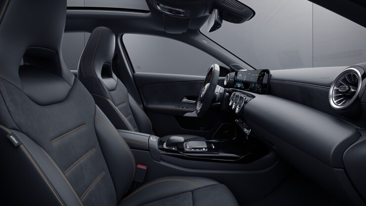 Serienausstattung Mercedes-AMG f&uuml;r Mercedes-AMG A 45 S 4MATIC&plus; 5