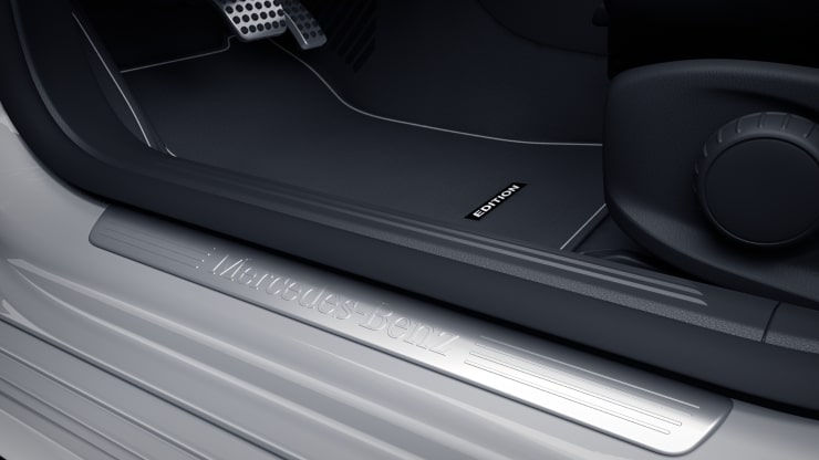 Fu&szlig;matten in schwarz mit Paspel und "EDITION"-Schriftzug in hellgrau Bild 1