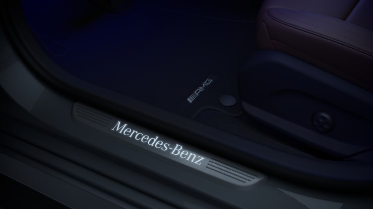 Seuils de portes &eacute;clair&eacute;s avec monogramme "Mercedes-Benz" &agrave; l'avant Image 1