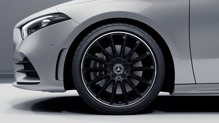 Llantas de aleaci&oacute;n AMG de 48&comma;3 cm &lpar;19"&rpar; multirradio color negro con pesta&ntilde;a y pulidas a alto brillo Imagen 1